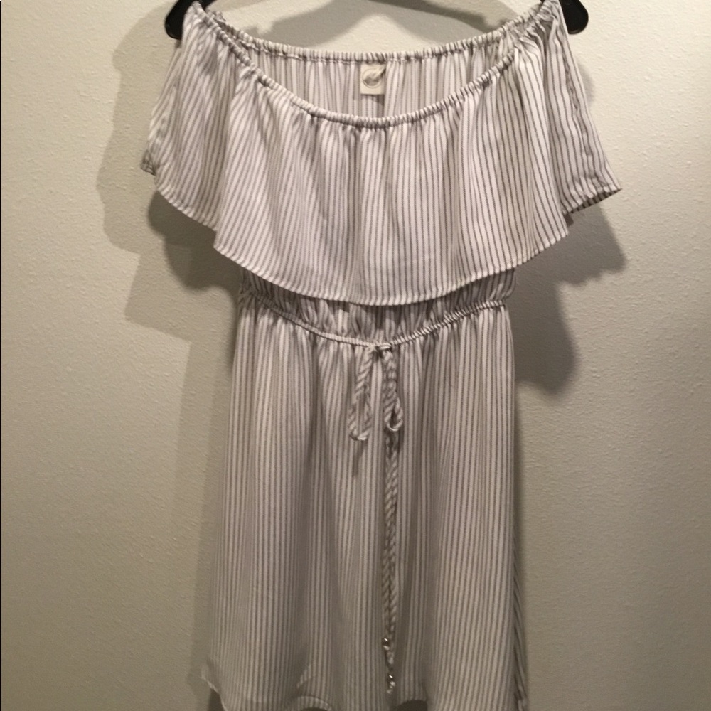 Cute off the shoulder short dress